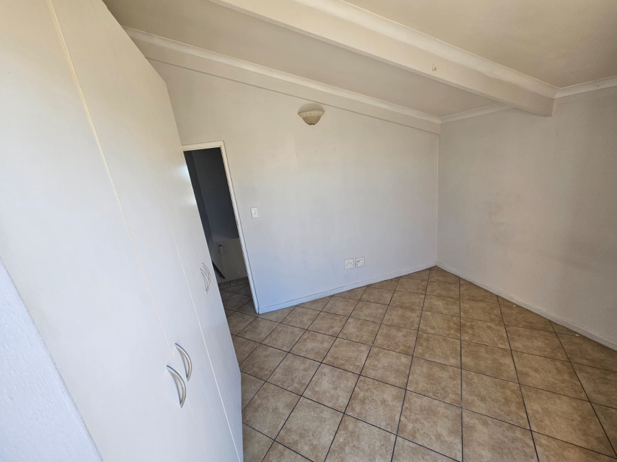 2 Bedroom Property for Sale in Whispering Pines Western Cape